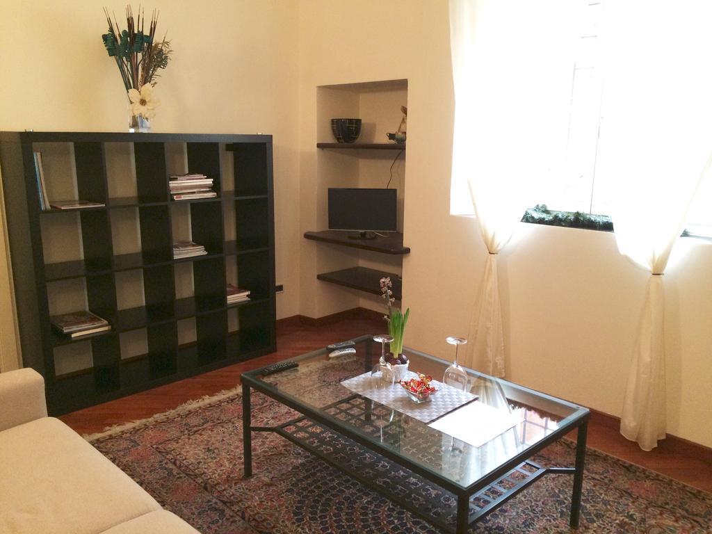 Tl Palazzo Fantuzzi Apartman Bologna Szoba fotó
