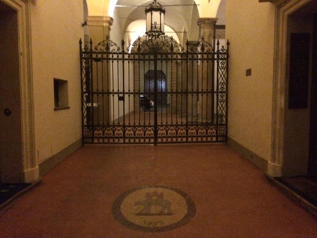 Tl Palazzo Fantuzzi Apartman Bologna Kültér fotó